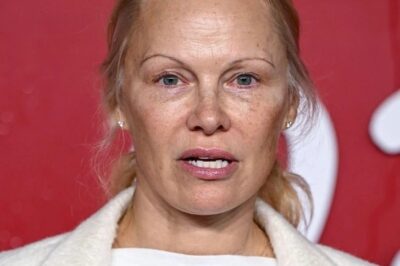 ✨ PAMELA ANDERSON EMBRACES HER TRUE SELF — “I NEVER WANTED TO LOOK LIKE ANYONE ELSE”