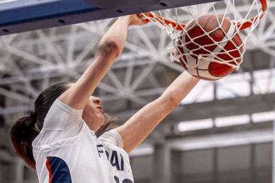 This 17-Year-Old Just Dunked Like Michael Jordan — Alicia Tournebize’s INSANE Vertical and Power Leaves WNBA Stars and Fans Equally Speechless