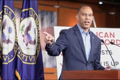 🇺🇸 ‘AMERICA DESERVES BETTER’: Jeffries Rallies Democrats Amid Shutdown Chaos  As the government shutdown drags into its third week, House Minority Leader Hakeem Jeffries is among several Democrats soliciting donations while urging supporters to “keep the faith.” Jeffries vowed that Democrats “won’t back down” from their demands before agreeing to reopen the government, framing the standoff as a fight for American values and accountability.
